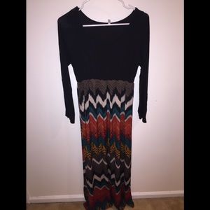 Maternity maxi dress